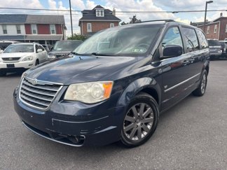 Used 2009 Chrysler Town & Country Touring image 1