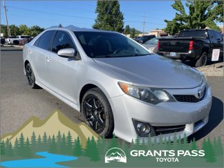 Used 2014 Toyota Camry SE image 1