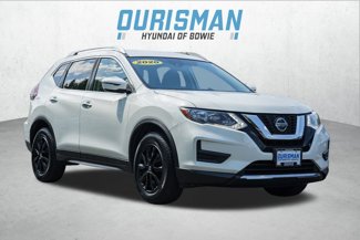 Used 2020 Nissan Rogue SV image 1