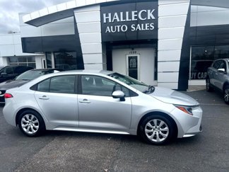 Used 2020 Toyota Corolla LE image 1