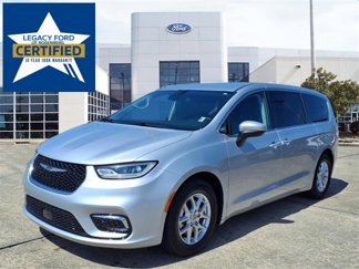 Used 2023 Chrysler Pacifica Touring-L image 1