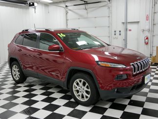 Used 2016 Jeep Cherokee Latitude w/ Cold Weather Group image 1