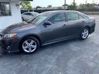 Used 2014 Toyota Camry SE image 1