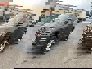 Used 2018 Jeep Compass Latitude w/ Popular Equipment Group image 1