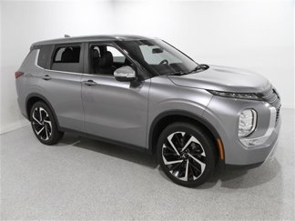 Used 2022 Mitsubishi Outlander SE image 1