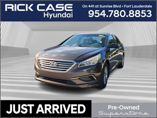 Used 2016 Hyundai Sonata SE image 1