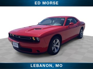 Used 2016 Dodge Challenger SXT image 1