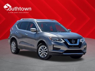 Used 2018 Nissan Rogue SV image 1