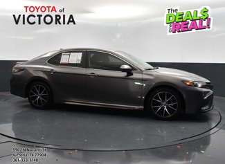 Used 2021 Toyota Camry SE image 1