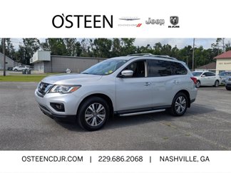 Used 2020 Nissan Pathfinder SV image 1