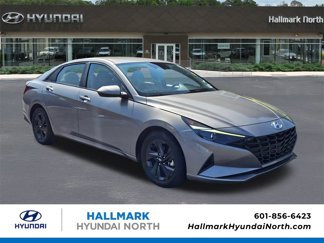 Used 2023 Hyundai Elantra SEL image 1
