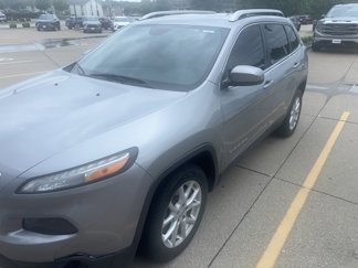 Used 2016 Jeep Cherokee Latitude image 1