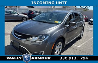 Used 2017 Chrysler Pacifica Touring-L Plus image 1