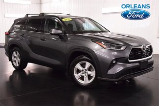 Used 2021 Toyota Highlander LE image 1