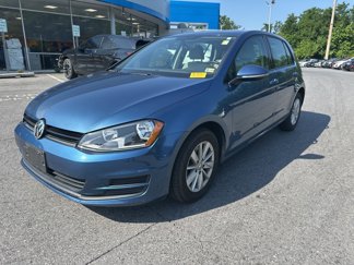 Used 2017 Volkswagen Golf S image 1