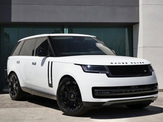 Used 2025 Land Rover Range Rover SE image 1