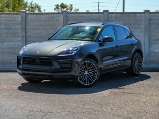 Used 2025 Porsche Macan image 1