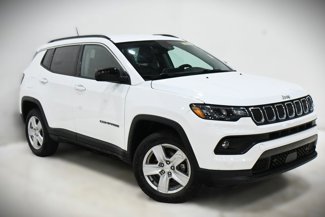 Used 2022 Jeep Compass Latitude image 1