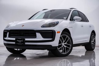 Certified 2024 Porsche Macan image 1