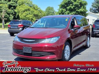 Used 2017 Chrysler Pacifica LX image 1