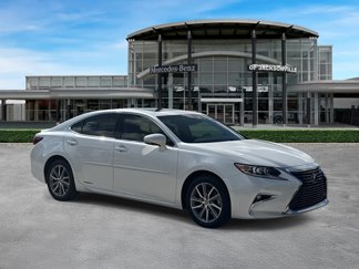 Used 2016 Lexus ES 300h image 1