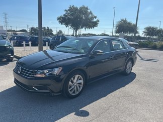 Used 2018 Volkswagen Passat 2.0T SE image 1