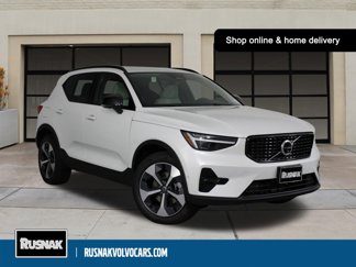 Used 2025 Volvo XC40 B5 Plus w/ Protection Package Premier image 1