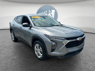 Certified 2024 Chevrolet Trax LS w/ Driver Confidence Package image 1