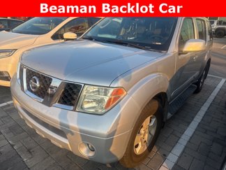 Used 2005 Nissan Pathfinder SE w/ (G01) SE Comfort Pkg image 1
