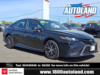Certified 2022 Toyota Camry SE image 1