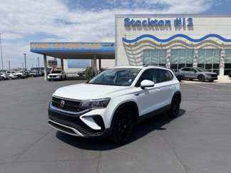 Used 2023 Volkswagen Taos SE w/ Panoramic Sunroof Package image 1