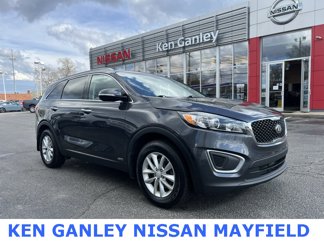 Used 2017 Kia Sorento LX w/ LX Convenience Package image 1
