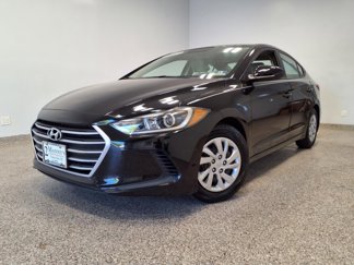 Used 2017 Hyundai Elantra SE image 1