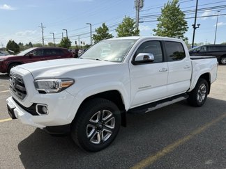 Used 2016 Toyota Tacoma Limited image 1