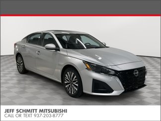 Used 2024 Nissan Altima 2.5 SV w/ SV Premium Package image 1