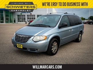 Used 2006 Chrysler Town & Country Limited image 1
