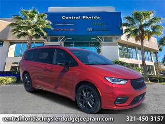 New 2025 Chrysler Pacifica Limited image 1