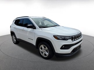 Used 2023 Jeep Compass Latitude image 1