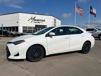 Used 2018 Toyota Corolla LE image 1