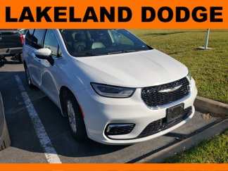 Used 2023 Chrysler Pacifica Touring-L image 1