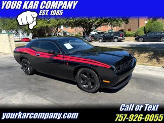 Used 2013 Dodge Challenger SXT image 1