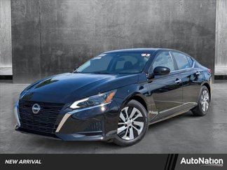 Used 2023 Nissan Altima 2.5 S image 1