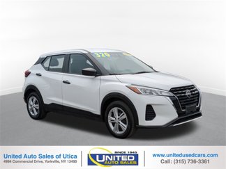 Used 2022 Nissan Kicks S image 1