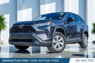 Used 2022 Toyota RAV4 LE image 1