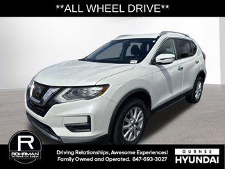 Used 2017 Nissan Rogue SV image 1