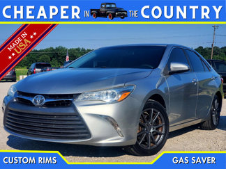 Used 2015 Toyota Camry LE image 1
