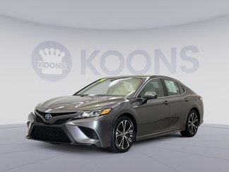 Used 2020 Toyota Camry SE image 1