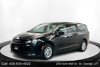 Used 2023 Chrysler Voyager LX image 1