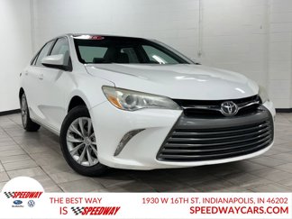 Used 2016 Toyota Camry LE image 1