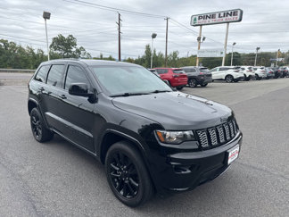 Used 2022 Jeep Grand Cherokee Laredo X image 1